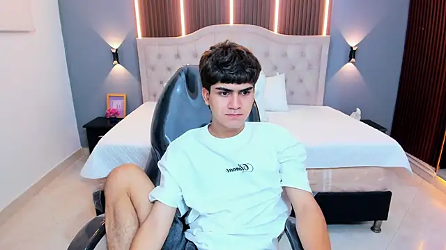Tommy18__ webcam