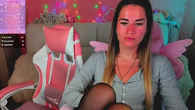 hotty_girls_here webcam