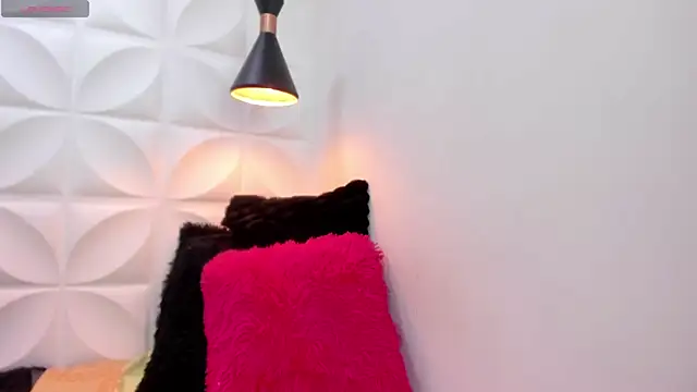 zaira_skinny webcam
