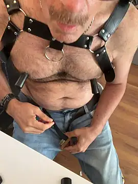 DadFurTitPig webcam