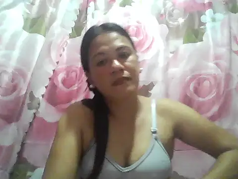 MommyRose32 webcam