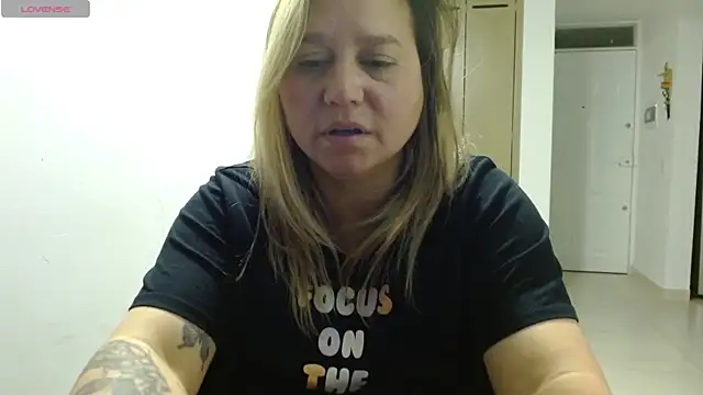 LauraReeves webcam