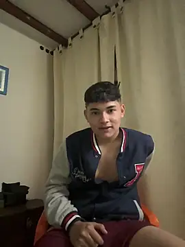 Santiagooo1233 webcam