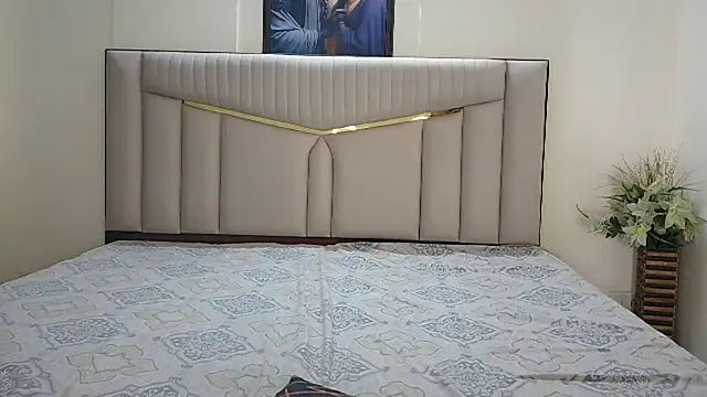 Secret_Sarikaa webcam
