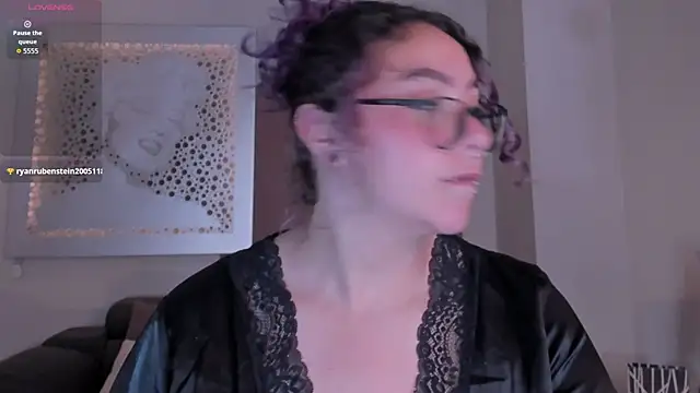 LoiseHarper webcam
