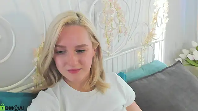 Chloe-Deccer webcam