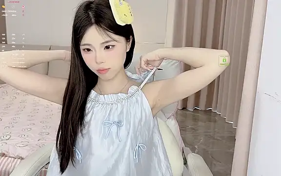 QiQiQi_ webcam