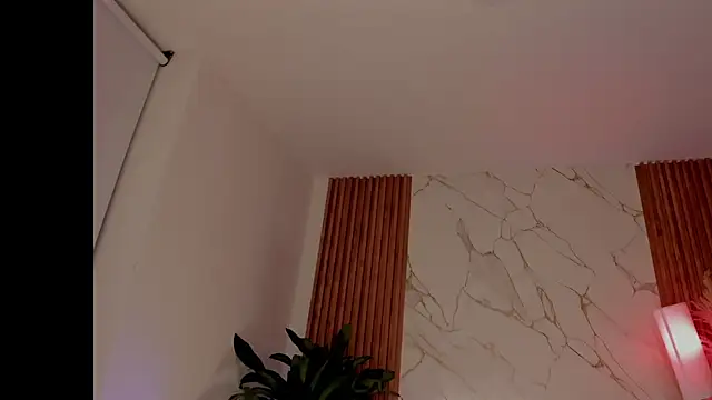 sara_gwen webcam