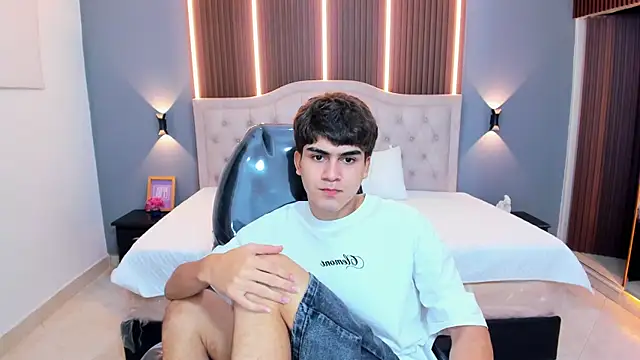 Tommy18__ webcam