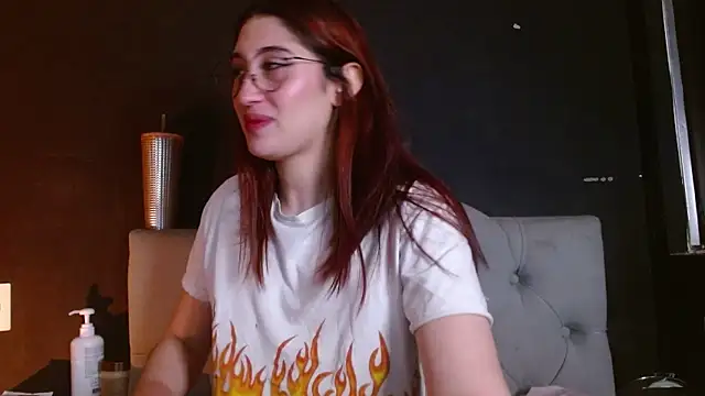 red-moon1 - Red-moon1's free webcam - UK Sex Cams