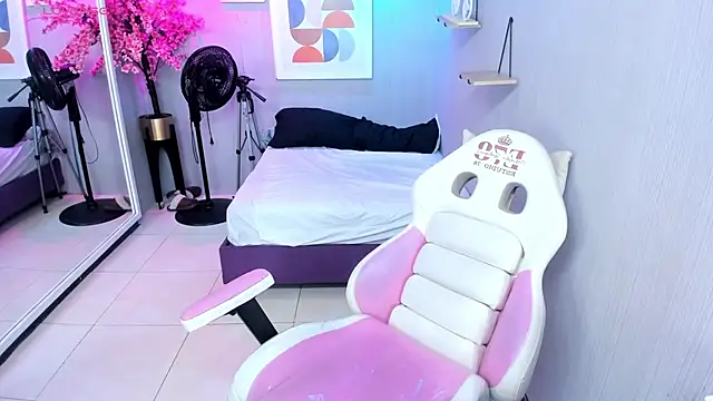 Maggy_t18 webcam