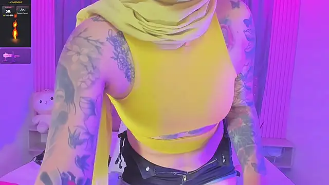 Nayla-Mouna webcam