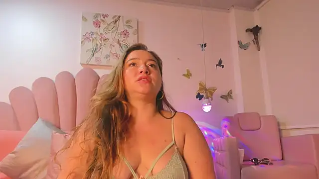 SabrinaVantress live cam on StripChat