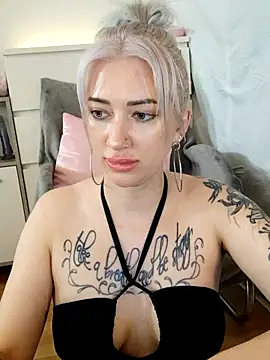 Gina-Lumara webcam