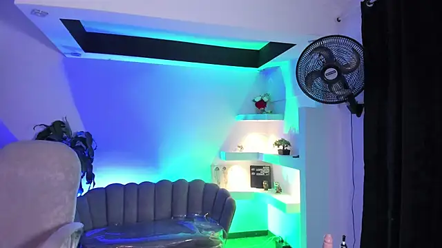 TifanyWhite_ webcam