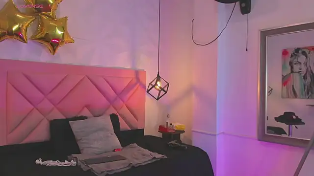 curly_babe webcam