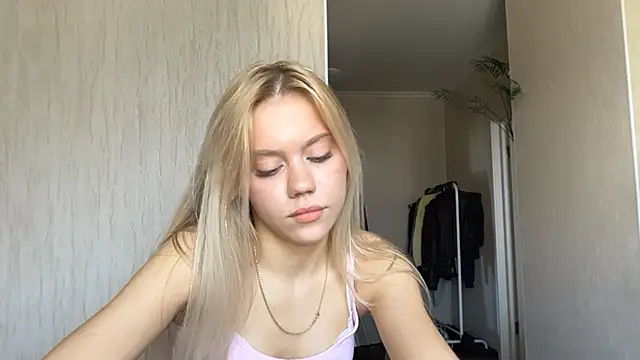Glamorforyou live cam on StripChat