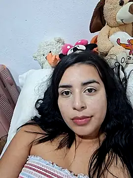 Maite_4 live cam on StripChat