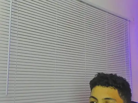 cameron_lux77 live cam on StripChat