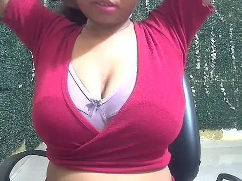 Ruhi_Hotty