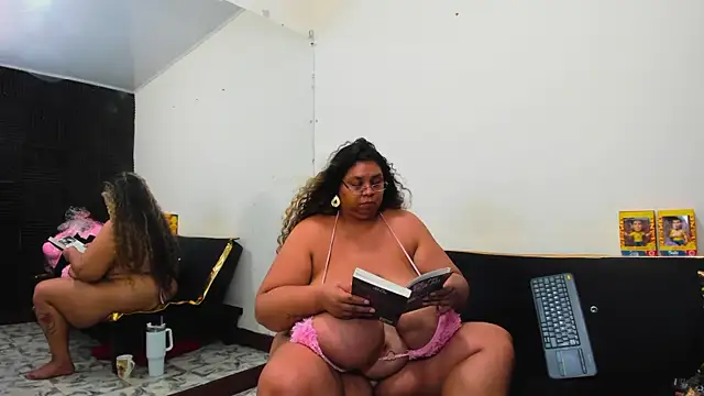 Lynn_Jones webcam