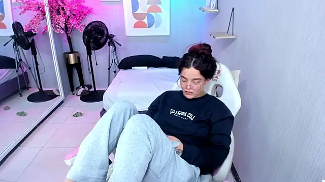 Maggy_t18 webcam