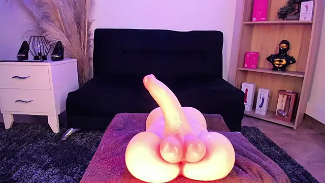 Tylla__
