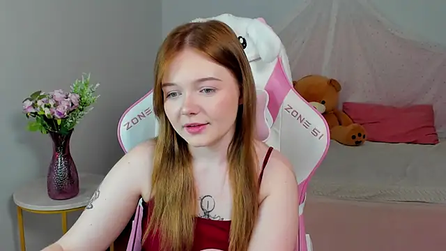 ElinaVale webcam