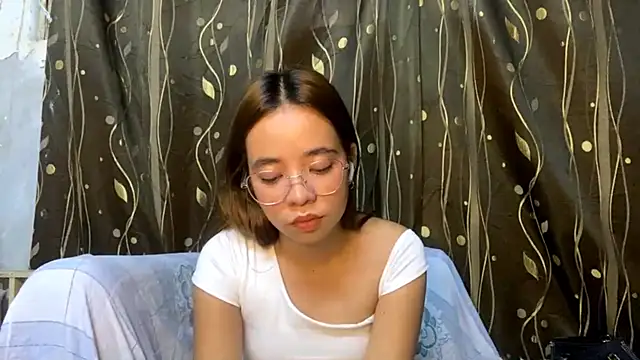 AnitraHazelgrove webcam