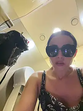 CrazzyChicks webcam