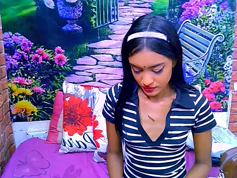 IndianPretty14u2Luv webcam