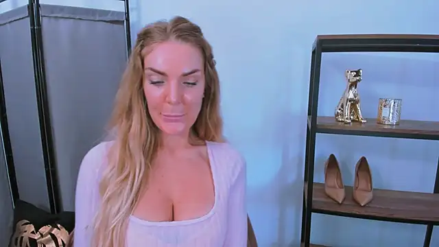 AulloraHoney webcam