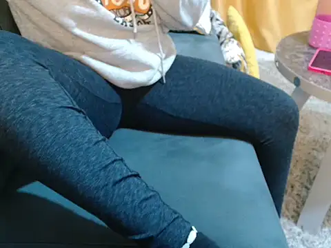 leslysexygirl webcam