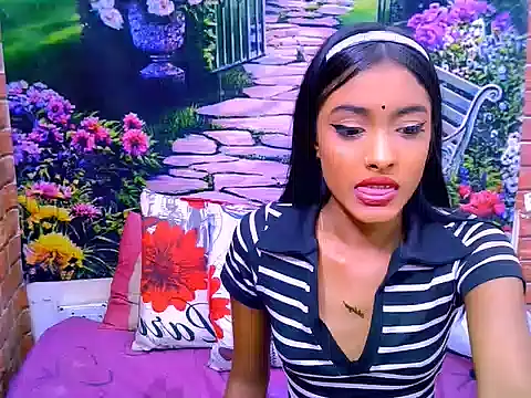 IndianPretty14u2Luv webcam
