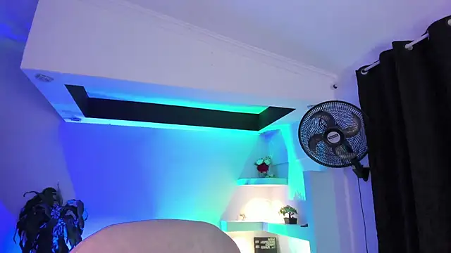 TifanyWhite_ webcam