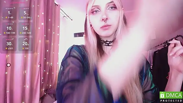 JustMeowGirl webcam