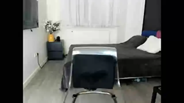 KimBeee webcam