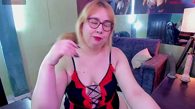 chloe_prg webcam
