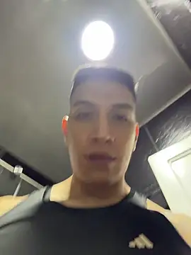 OliverWest04 webcam