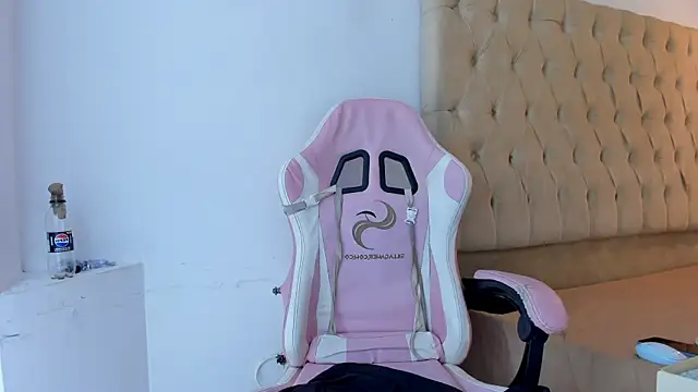 Supreme_Badboy webcam