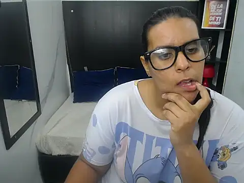 _bella_ebony_ webcam