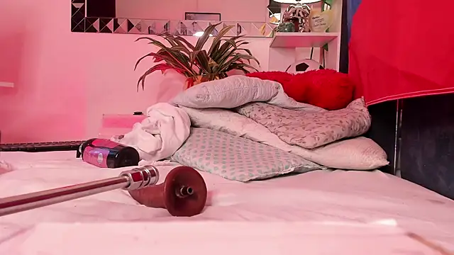 MilaHall_ webcam