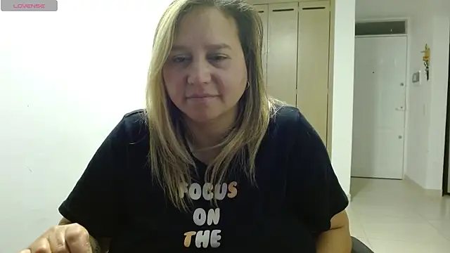LauraReeves webcam