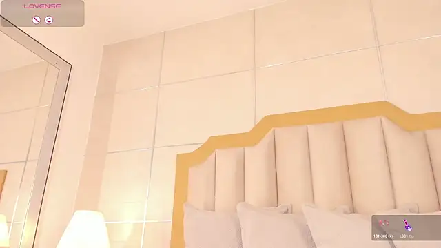 TahliaMoreau webcam