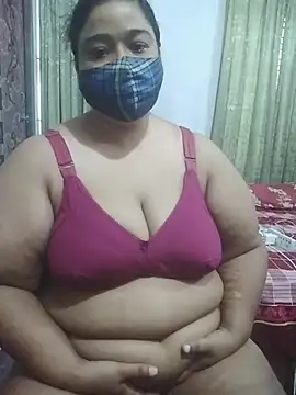 momo_loves webcam