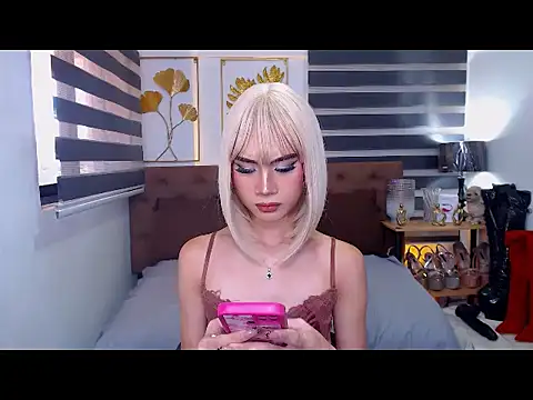 JuicyCockThea webcam