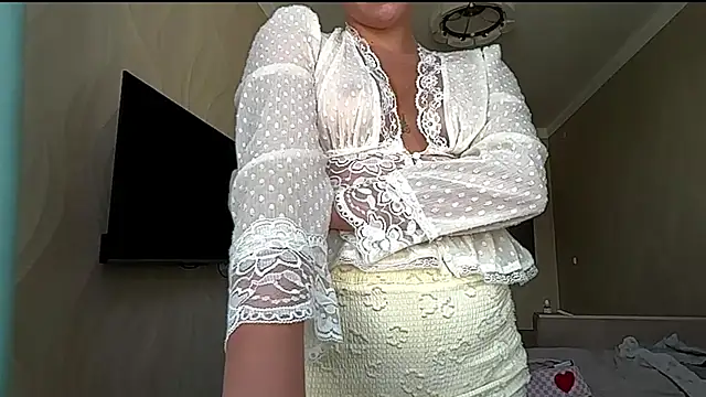 kamila_18_french webcam