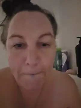 queenemerald - Queenemerald's free webcam - UK Sex Cams