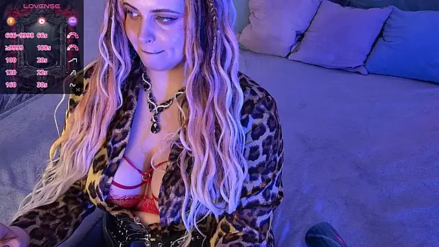Miss_Maya_Mils webcam