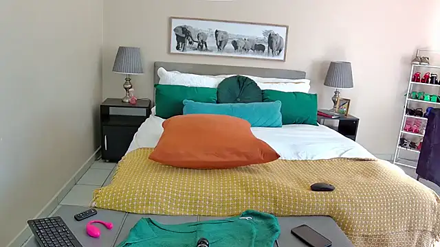 NaughtyKelly28 webcam